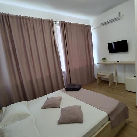 Puzzle Magic Bed & Breakfast Pitesti Exterior photo