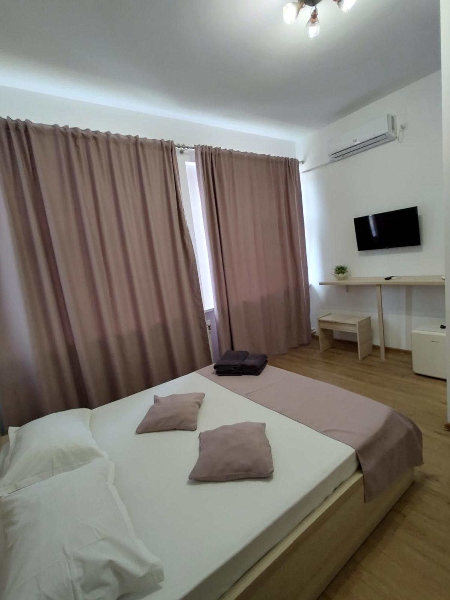 Puzzle Magic Bed & Breakfast Pitesti Exterior photo
